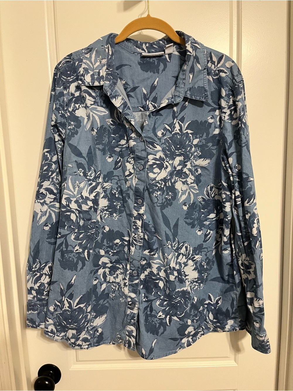 Denim&Co Blue and White Floral Button-Down Shirt